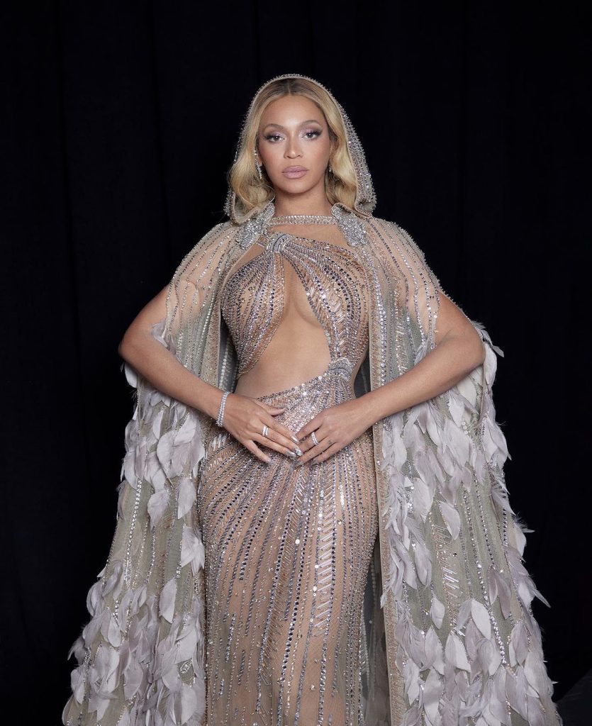 Beyoncé looking resplendent in one of her many incredible tour looks